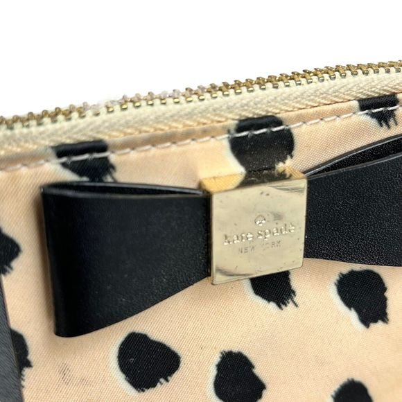 Kate Spade Canvas Wristlet Clutch Cream & Black Coin Purse Zipper 4.5” x 3” - Picture 2 of 9
